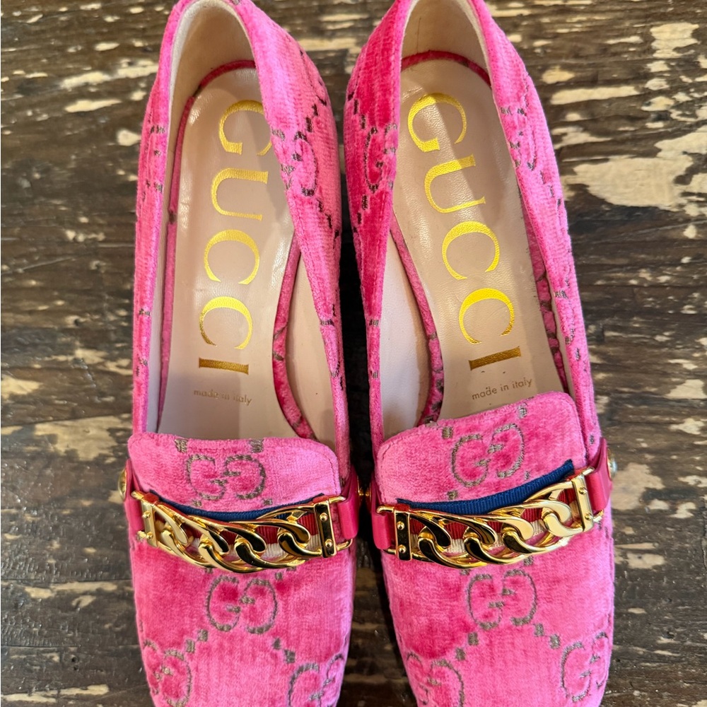Gucci Pink Velvet GG Monogram Mid-Heel Loafers | Chain & Web | Size 37 (US 7) - Picture 3 of 5